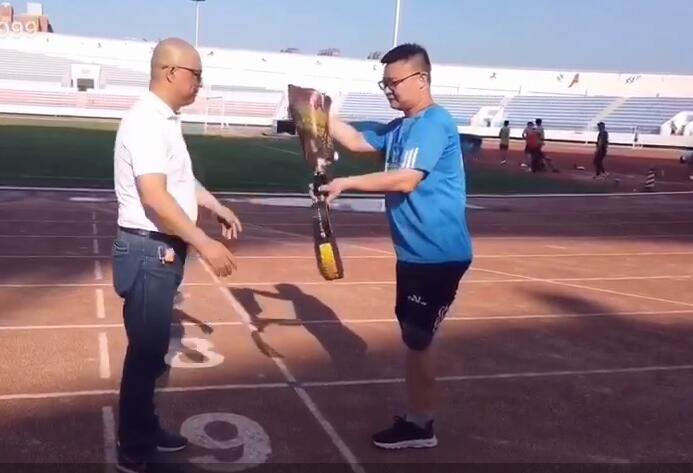 运动假肢.jpg
